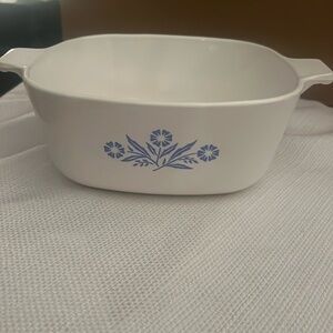 Rare vintage Corning Ware 1 1/2 qt. Baking dish with lid